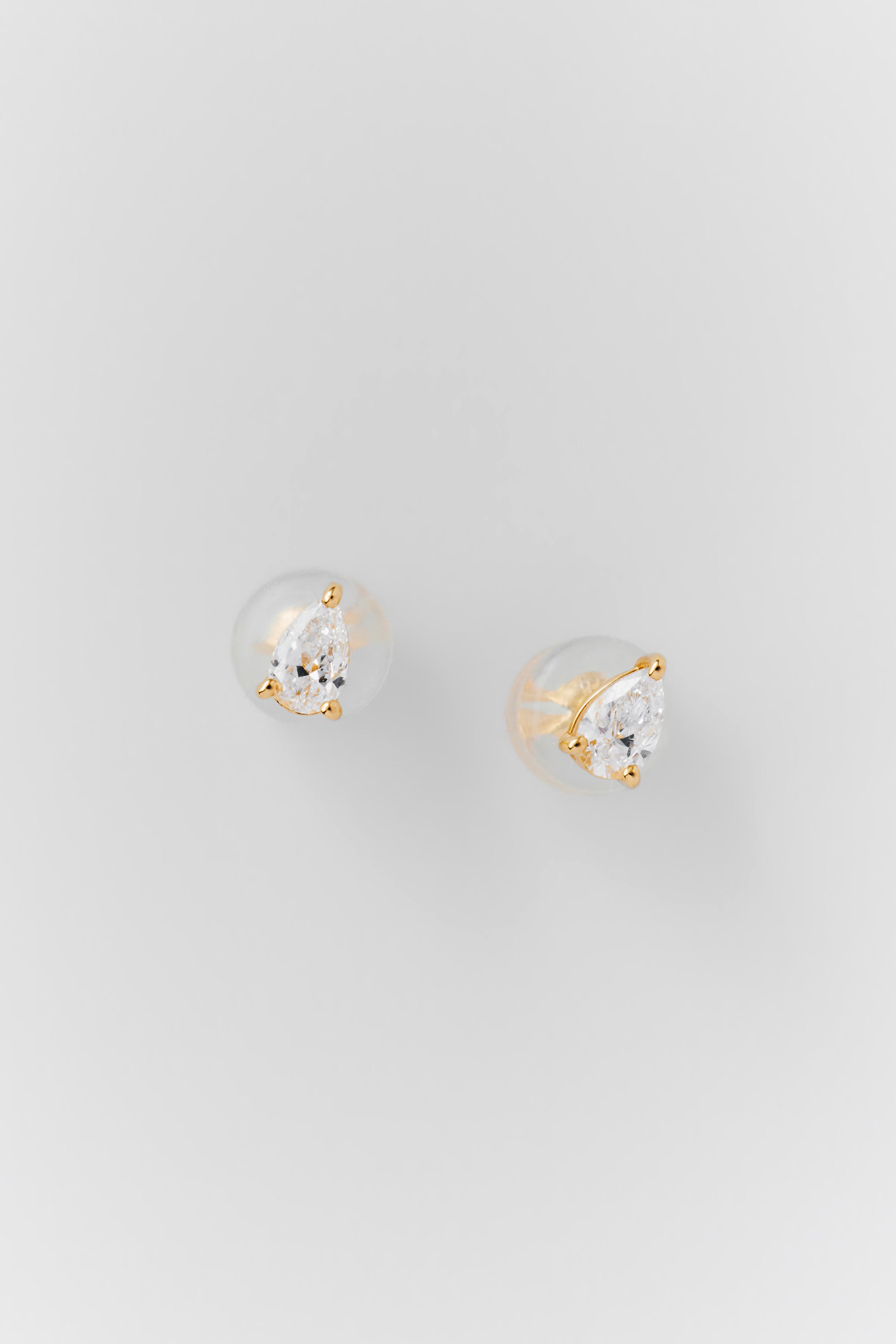 0.09カラットペアシェイプピアス