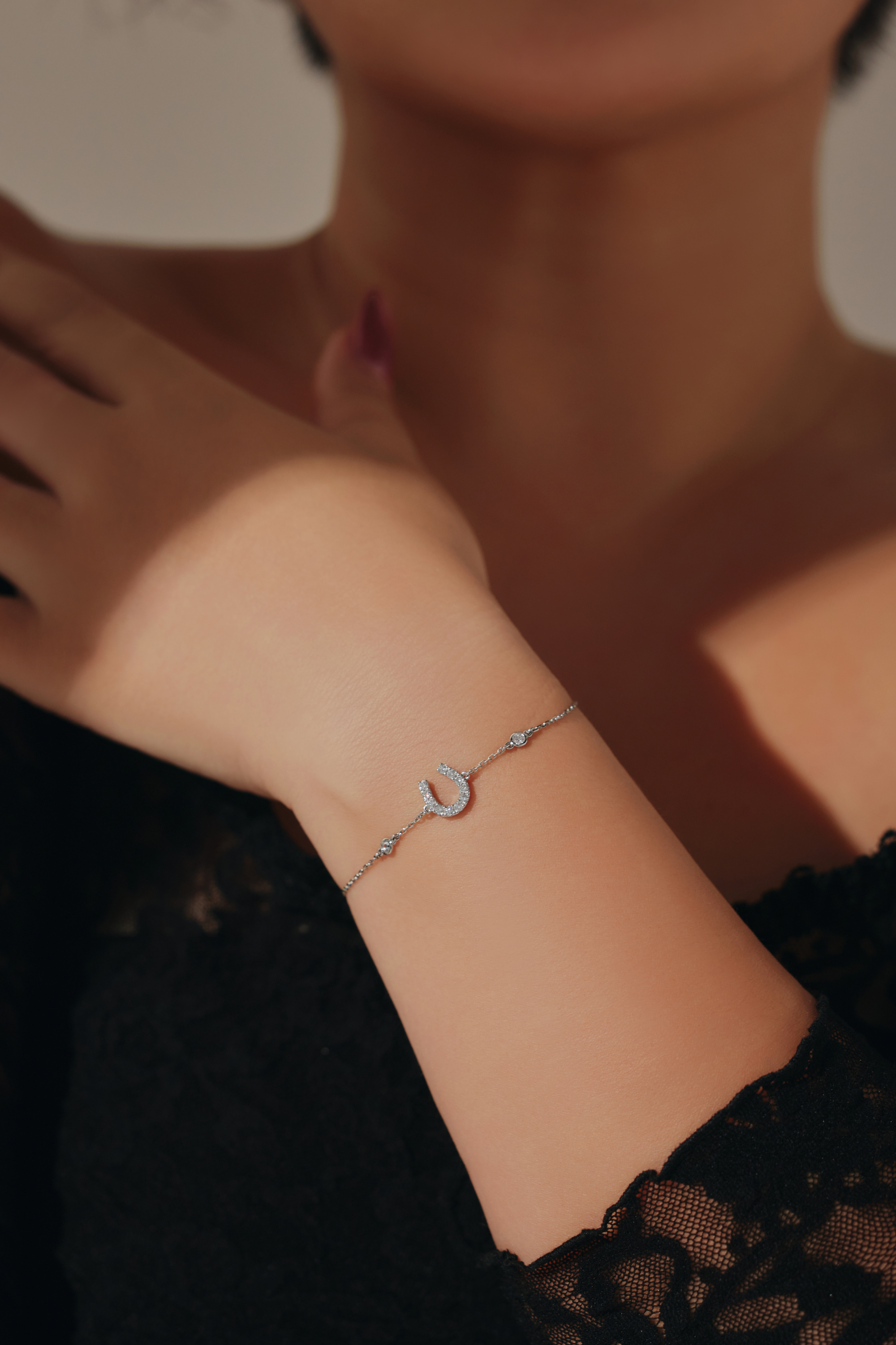 【𝓜. 𝓐𝓷𝓮𝓵𝓪 𝓫𝔂 𝓦.𝓚】W.K ホースシューブレスレット