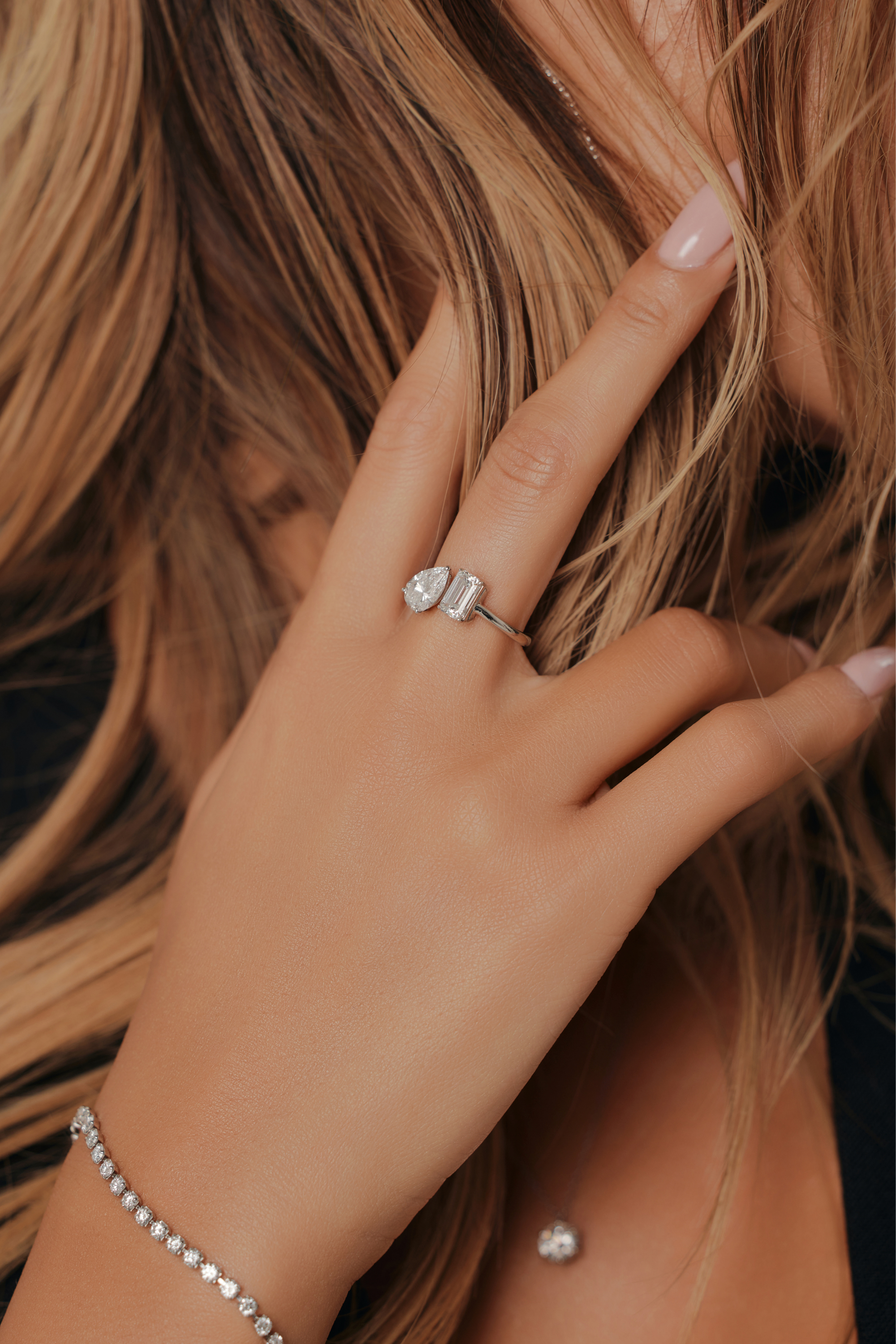 【NEW】2.0 カラット エメラルド×ペアシェイプ リング