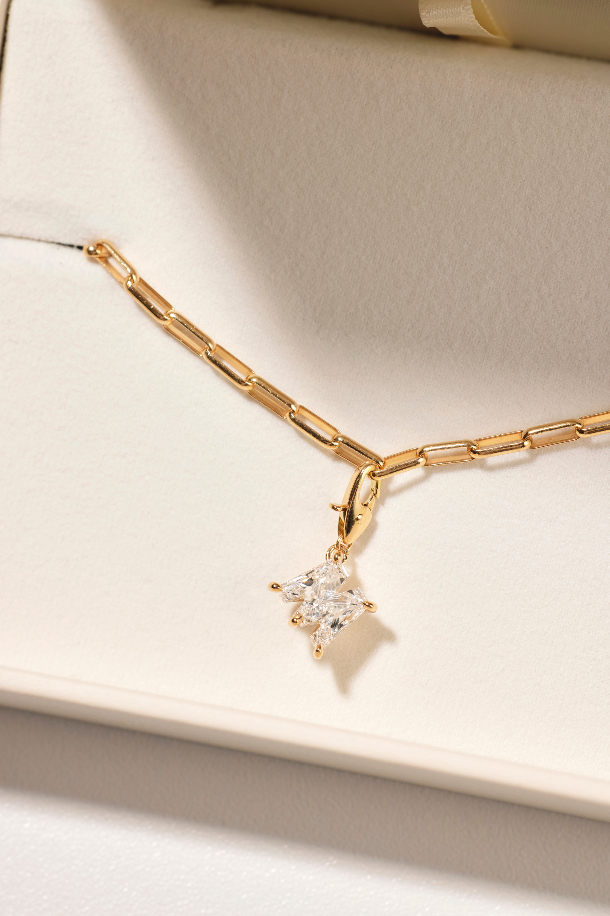 【NEW】アルファベットチャームブレスレット