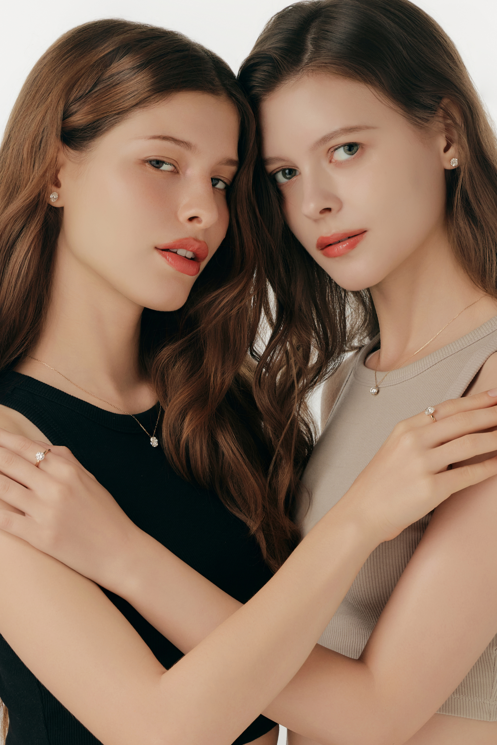 1.0カラットラウンドブリリアントピアス