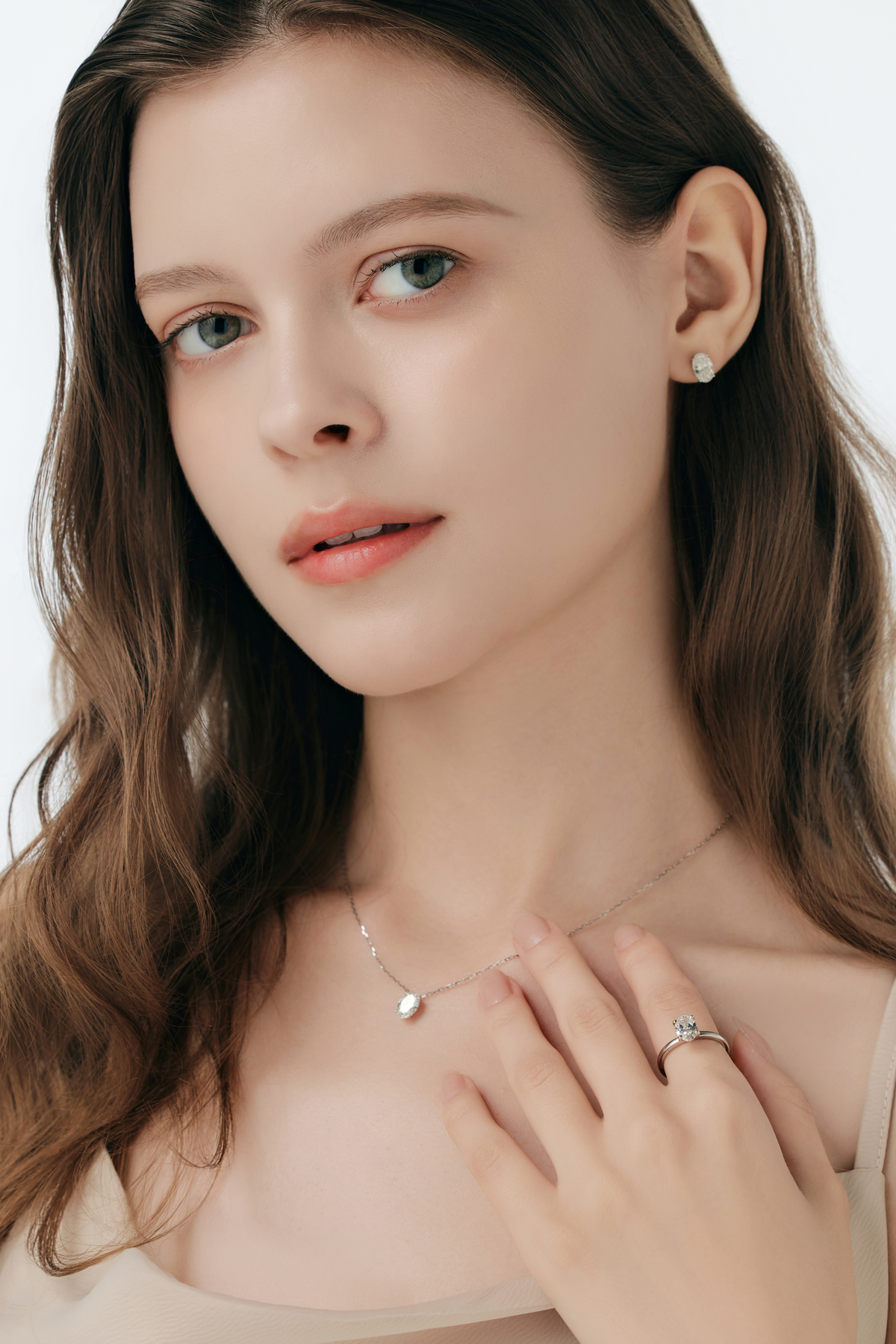 早い者勝ち 半額以下】M Anela 1.0カラットラウンドブリリアントピアス